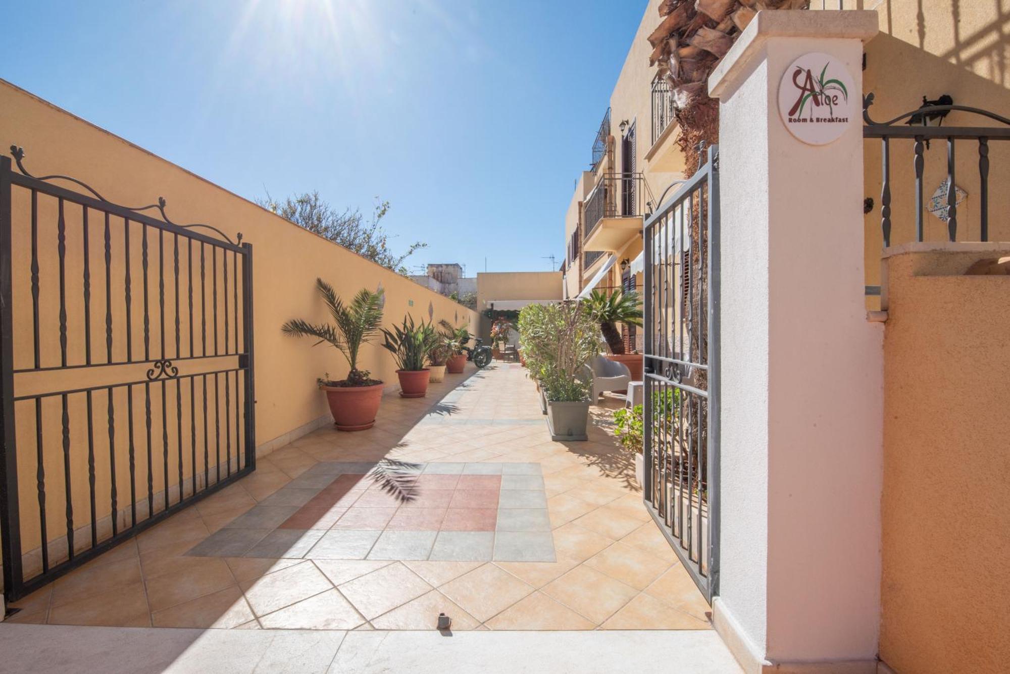 Room & Breakfast Aloe San Vito Lo Capo Bagian luar foto